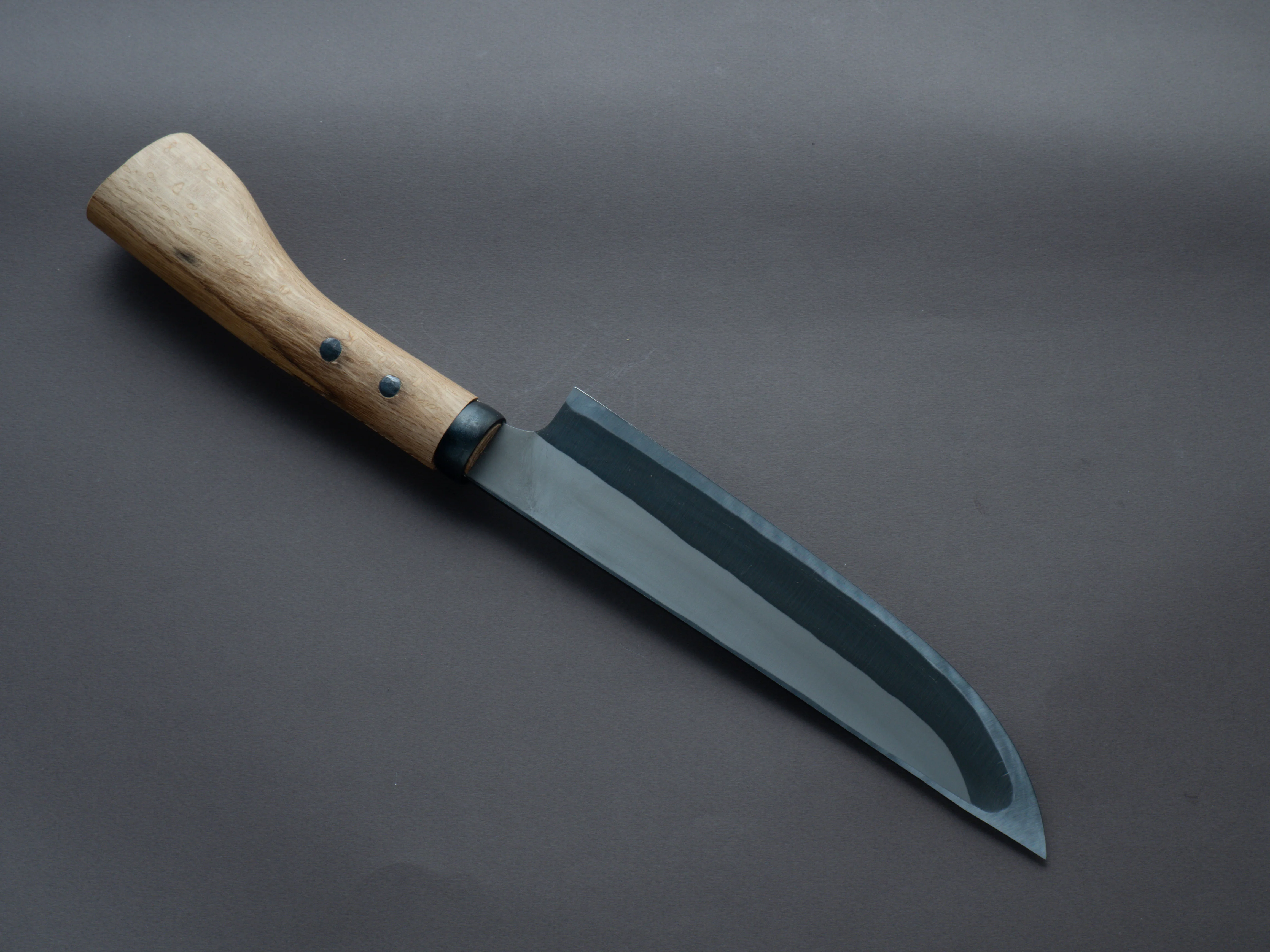 Ajikataya - Kengata Single Bevel Hatchet - Kurouchi - White #2 - 210mm - Oak Handle - Belt Sheath - Image 3