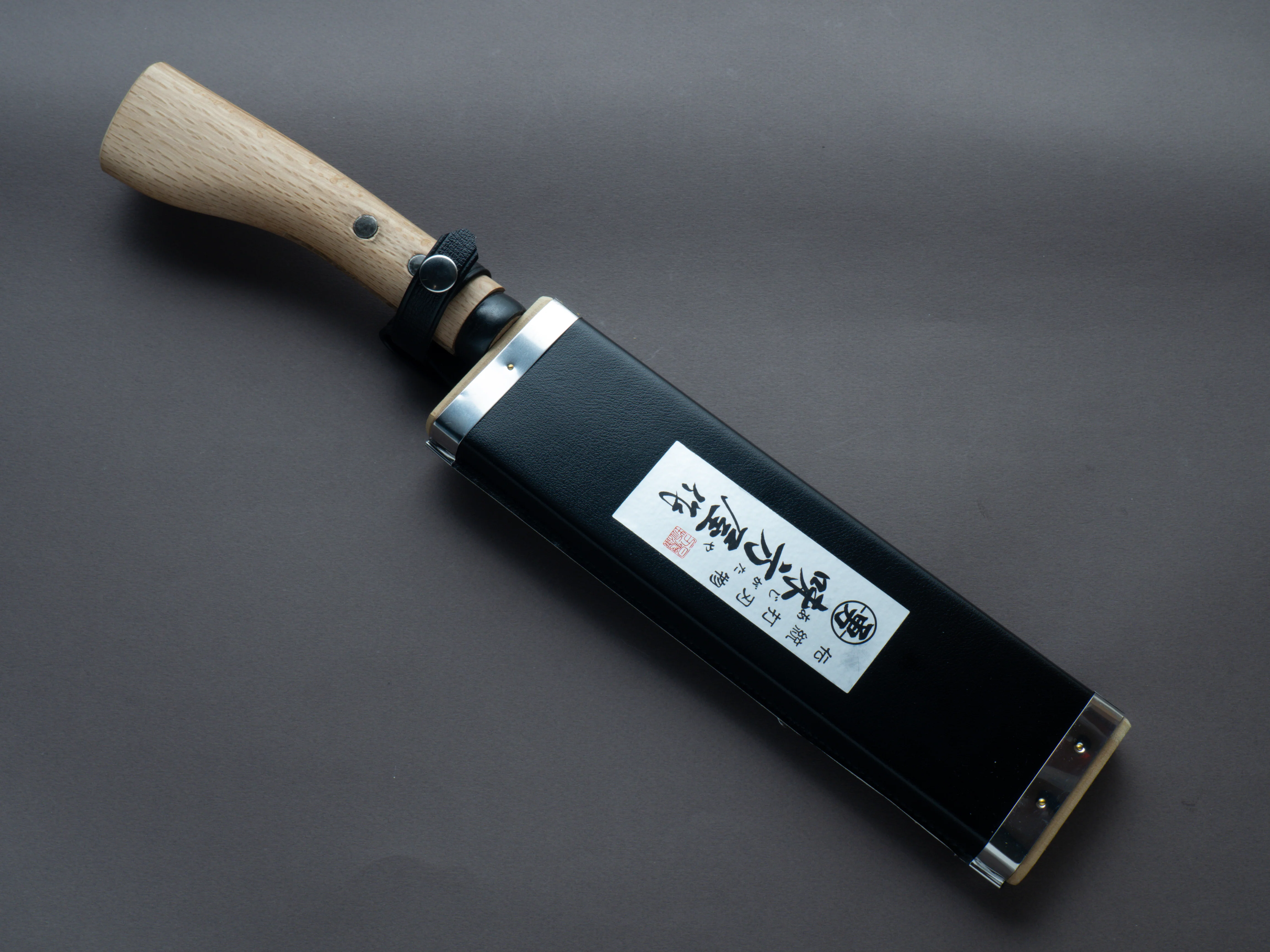 Ajikataya - Kengata Single Bevel Hatchet - Kurouchi - White #2 - 210mm - Oak Handle - Belt Sheath - Image 4