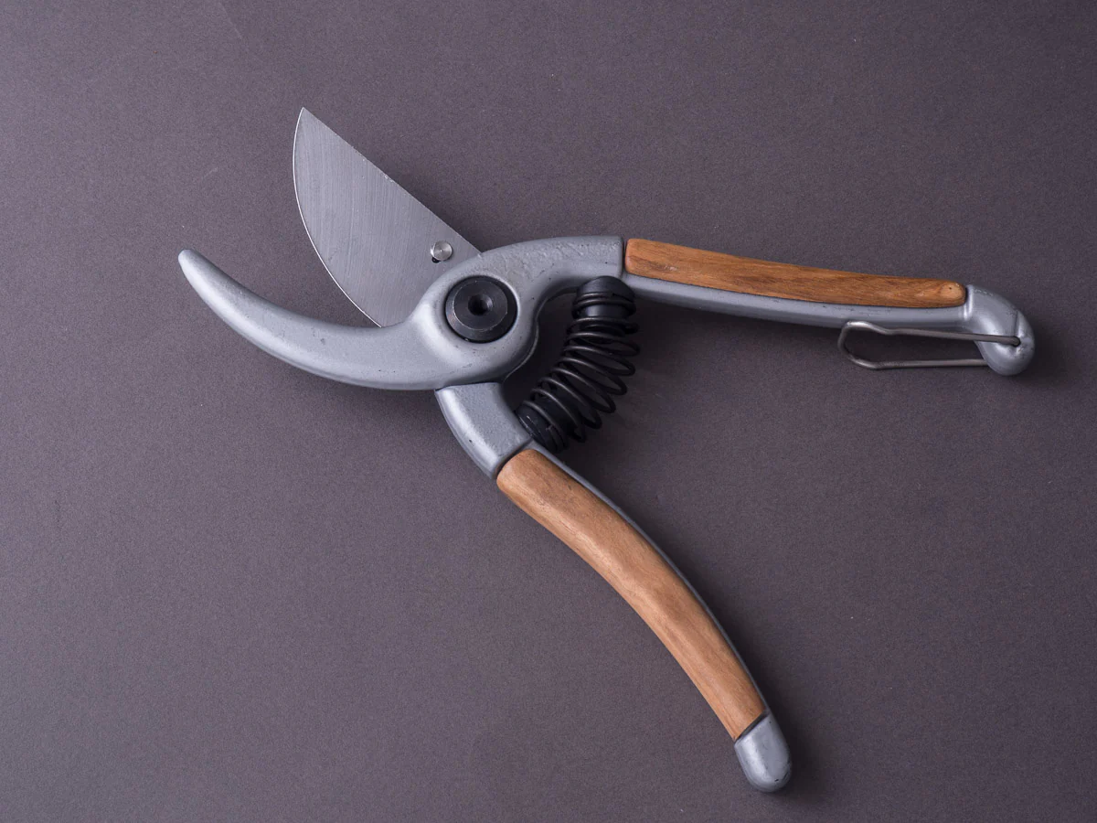 Arno - Secateur (Shears) - Olive Wood Handle - 20cm - Image 4