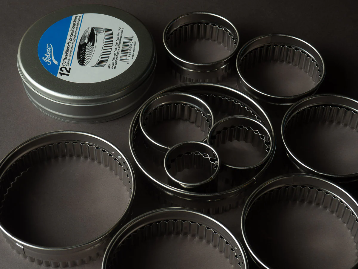 Ateco - Dough Cutter/Pastry Punch - Set of 12 - Fluted Round - Image 11
