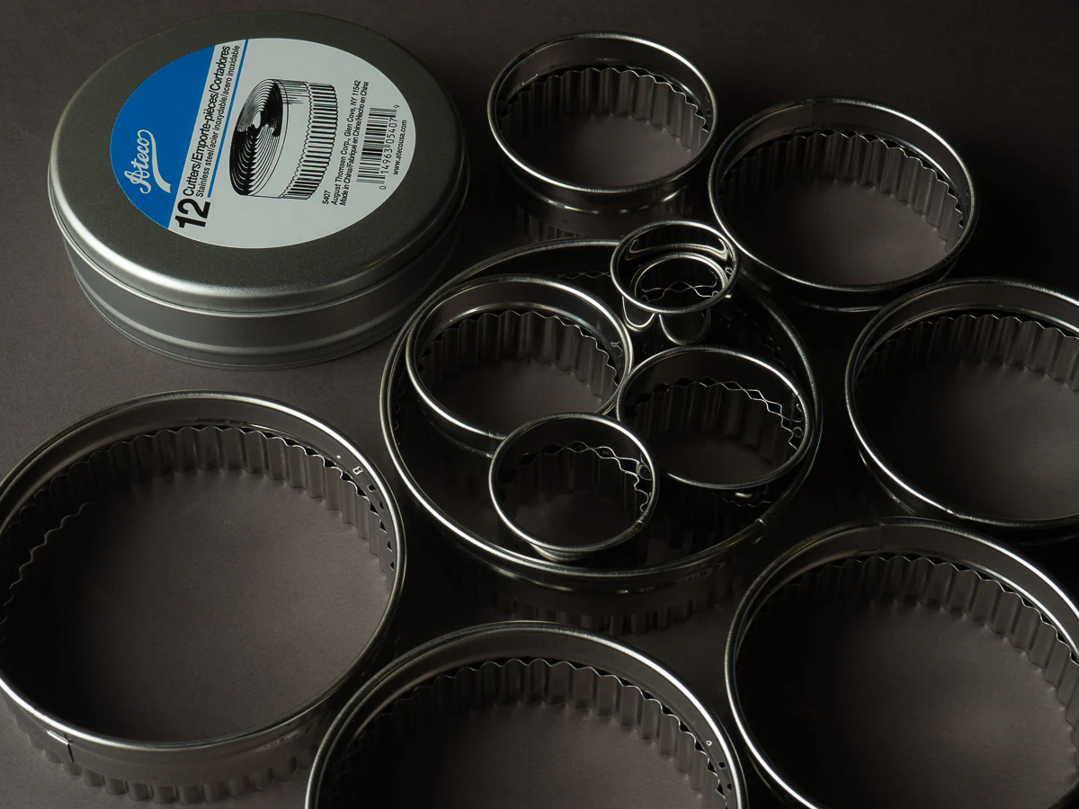 Ateco - Dough Cutter/Pastry Punch - Set of 12 - Fluted Round - Image 12