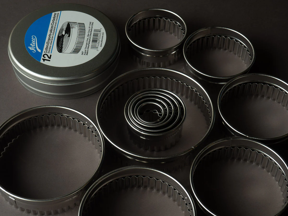 Ateco - Dough Cutter/Pastry Punch - Set of 12 - Fluted Round - Image 9