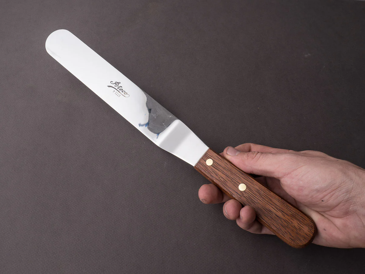 Ateco - Pastry Spatula - 10" Offset - Rounded Tip - Wood Handle - Image 3