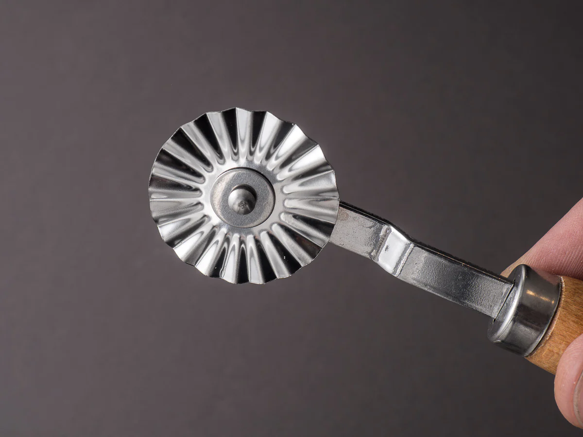 Ateco - Pastry Wheel - Fluted Blade - Image 4