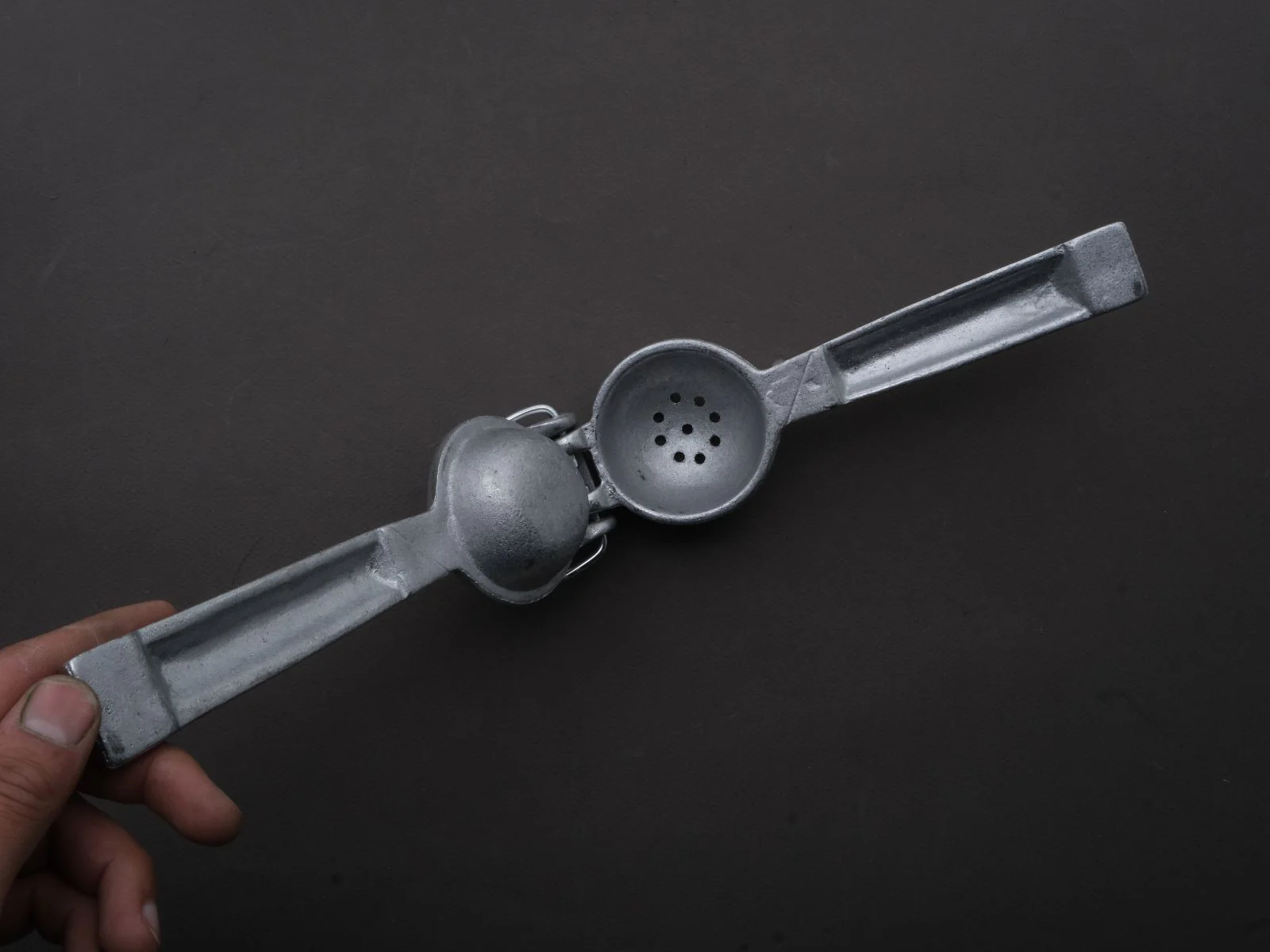 Best Manufacturers - Citrus Juicer - Cast Aluminum - Image 2