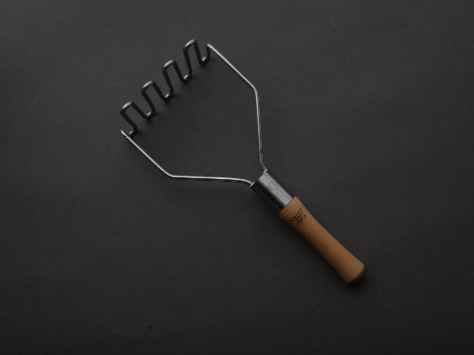 Best Manufacturers - Potato Masher - 10" - Wood Handle