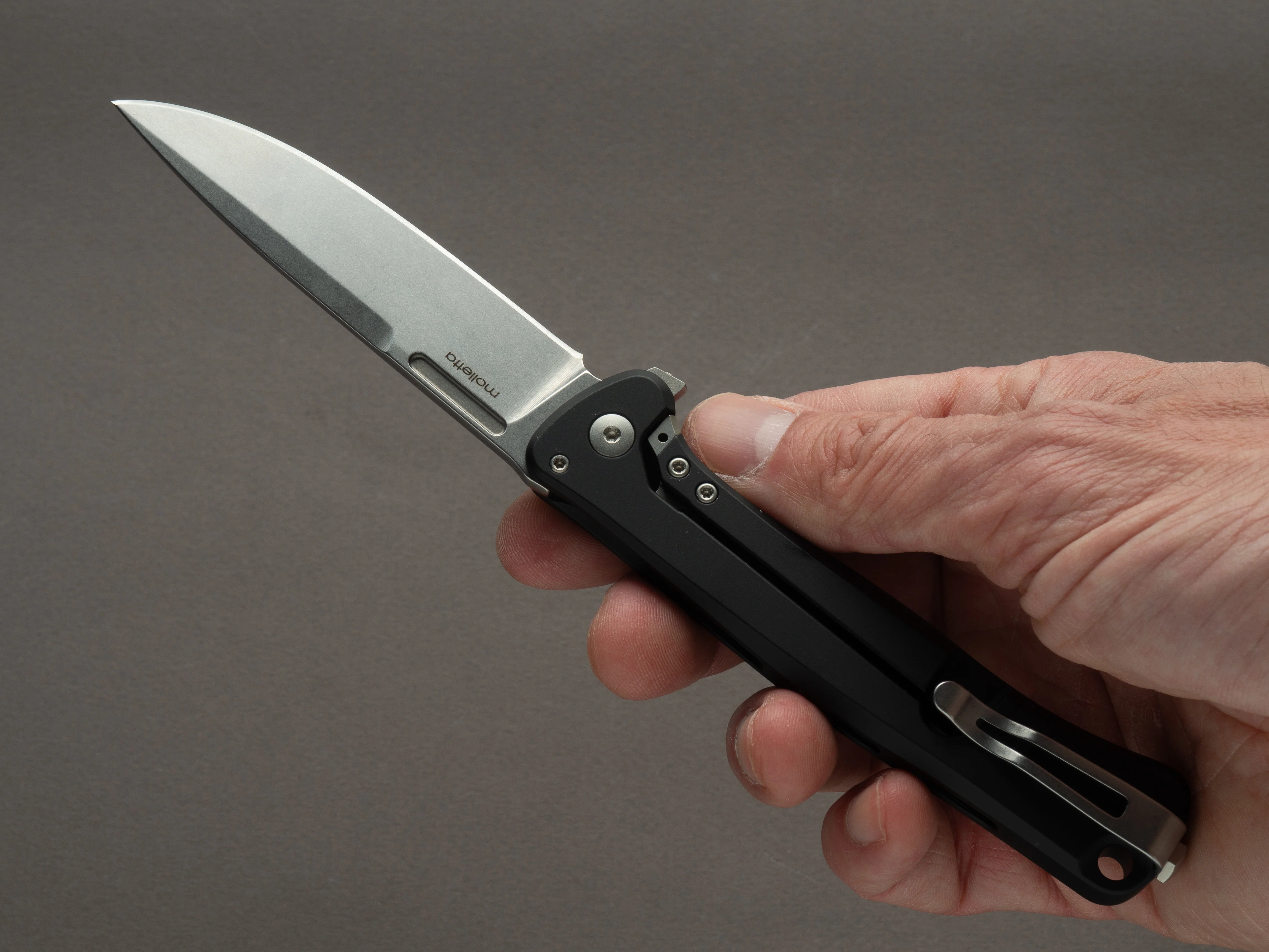 lionSTEEL - SOLID Folding Knife - Frame Lock - Skinny - MagnaCut - 85mm - Black Aluminum Handle - Image 7