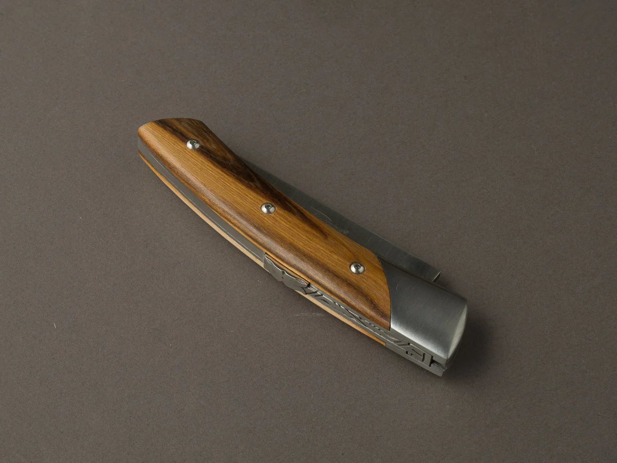 Coutellerie Chambriard - Le Thiers "Trappeur" - Folding Knife - Pistachio Handle - Button Lock - Image 2
