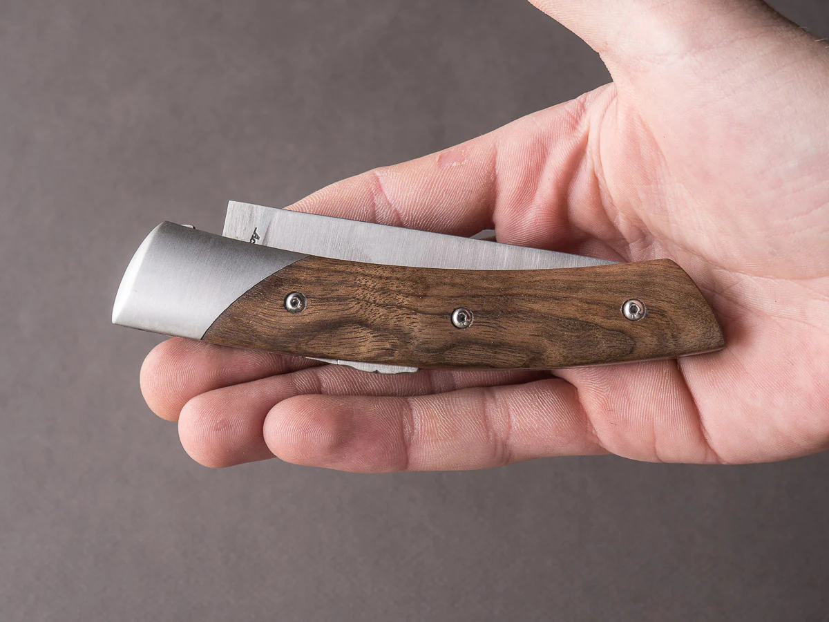 Coutellerie Chambriard - Le Thiers "Trappeur" - Folding Knife - Walnut Handle - Button Lock - Image 2