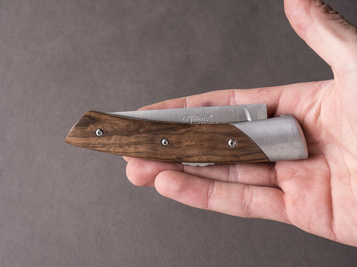 Coutellerie Chambriard - Le Thiers "Trappeur" - Folding Knife - Walnut Handle - Button Lock - Image 9