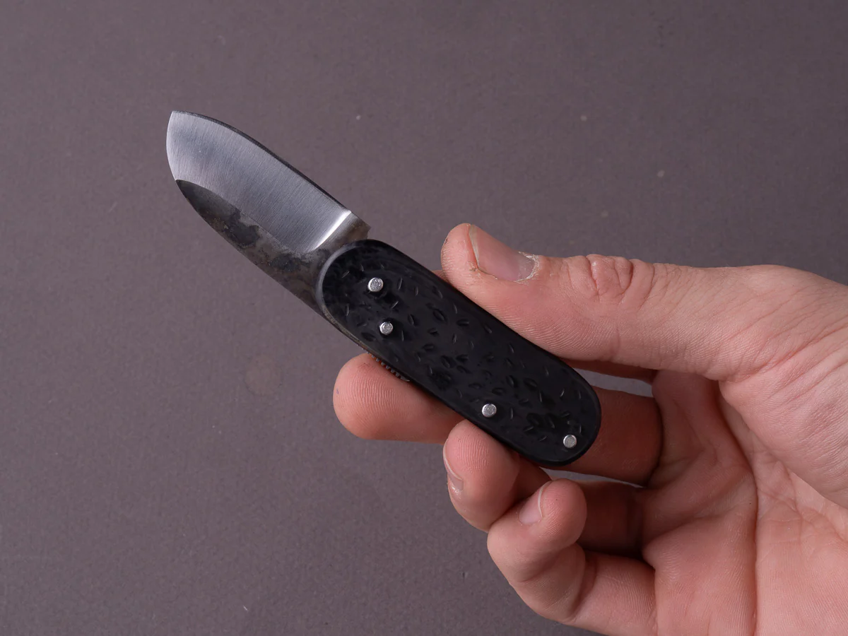 Coutellerie Maria - Folding Knife - BabyDog - XC75 - Brut de Forge - 40mm - Patinated Handle - Image 6