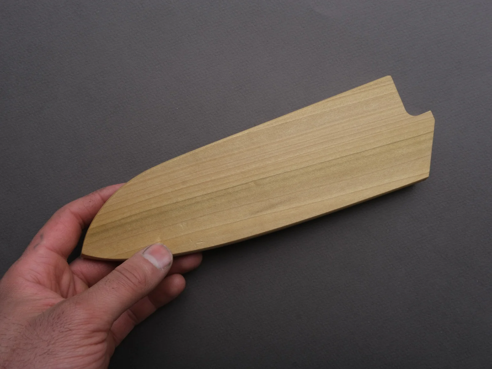 Edro Saya - Poplar - 180mm - Santoku - 4.5mm - Image 3