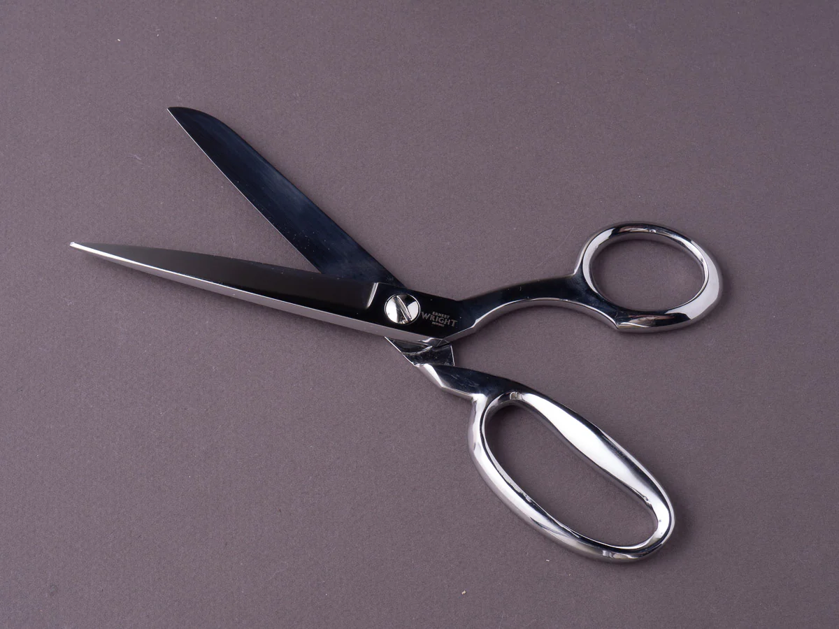 Ernest Wright - 8.25" Dressmaker Shears - Carbon Steel - Image 2