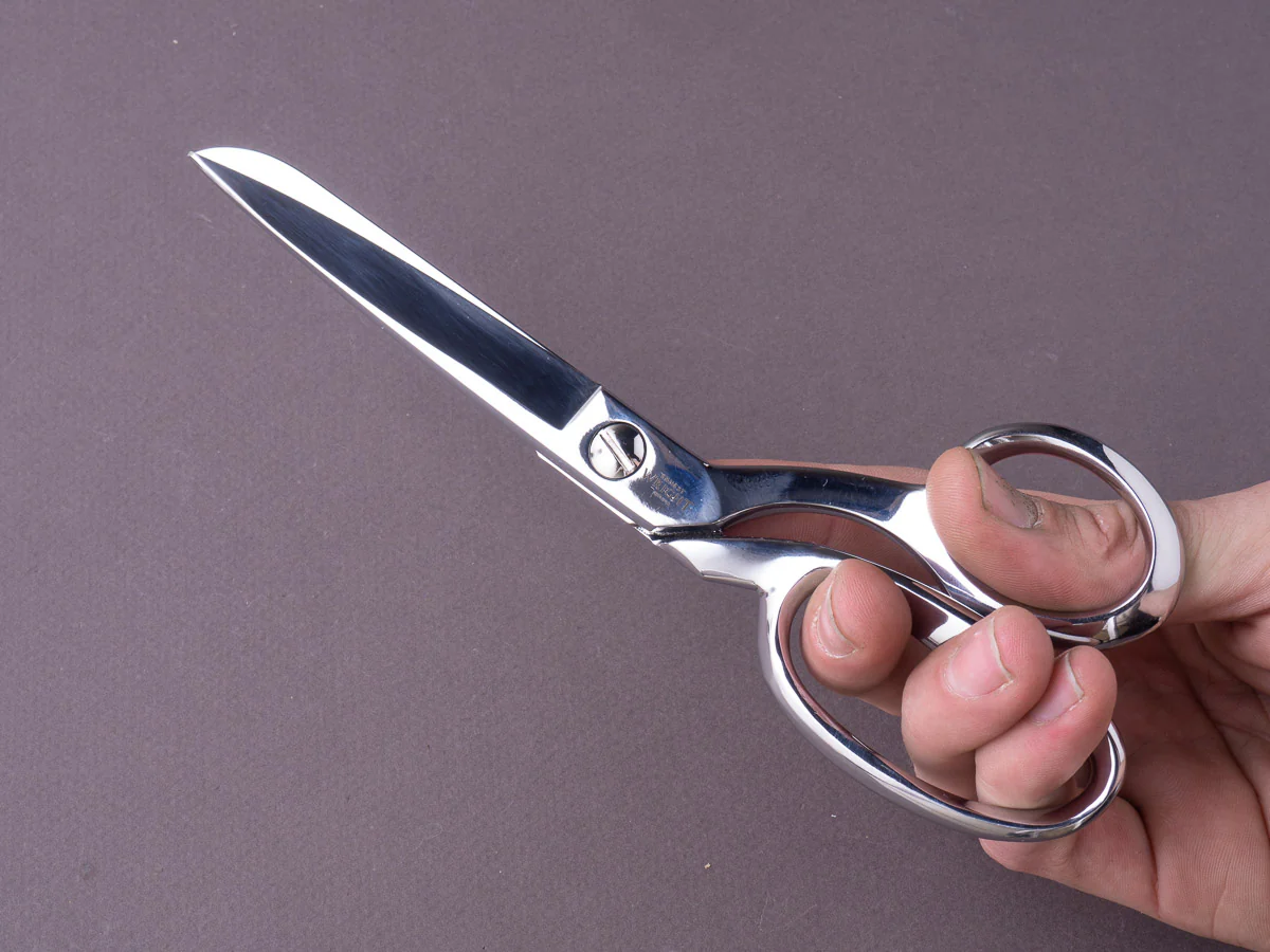 Ernest Wright - 8.25" Dressmaker Shears - Carbon Steel - Image 3