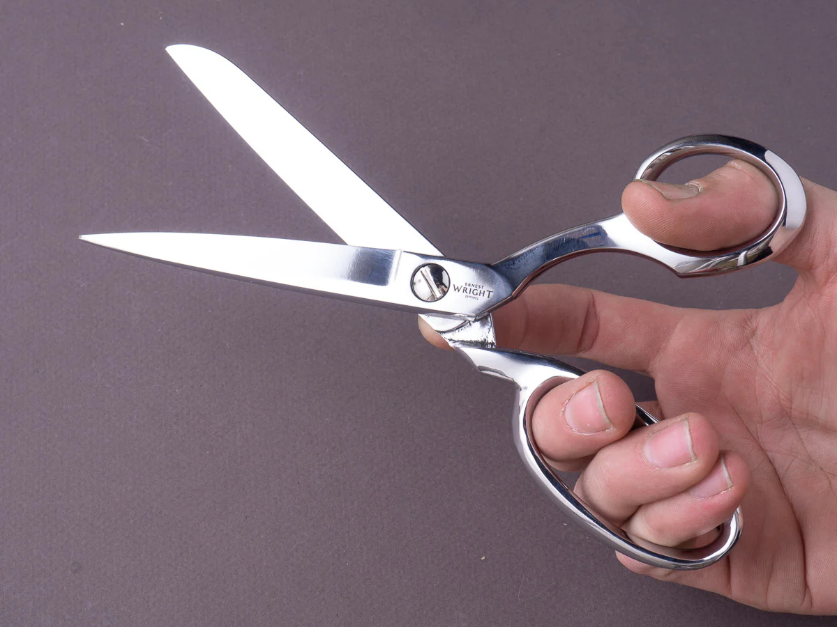 Ernest Wright - 8.25" Dressmaker Shears - Carbon Steel - Image 4