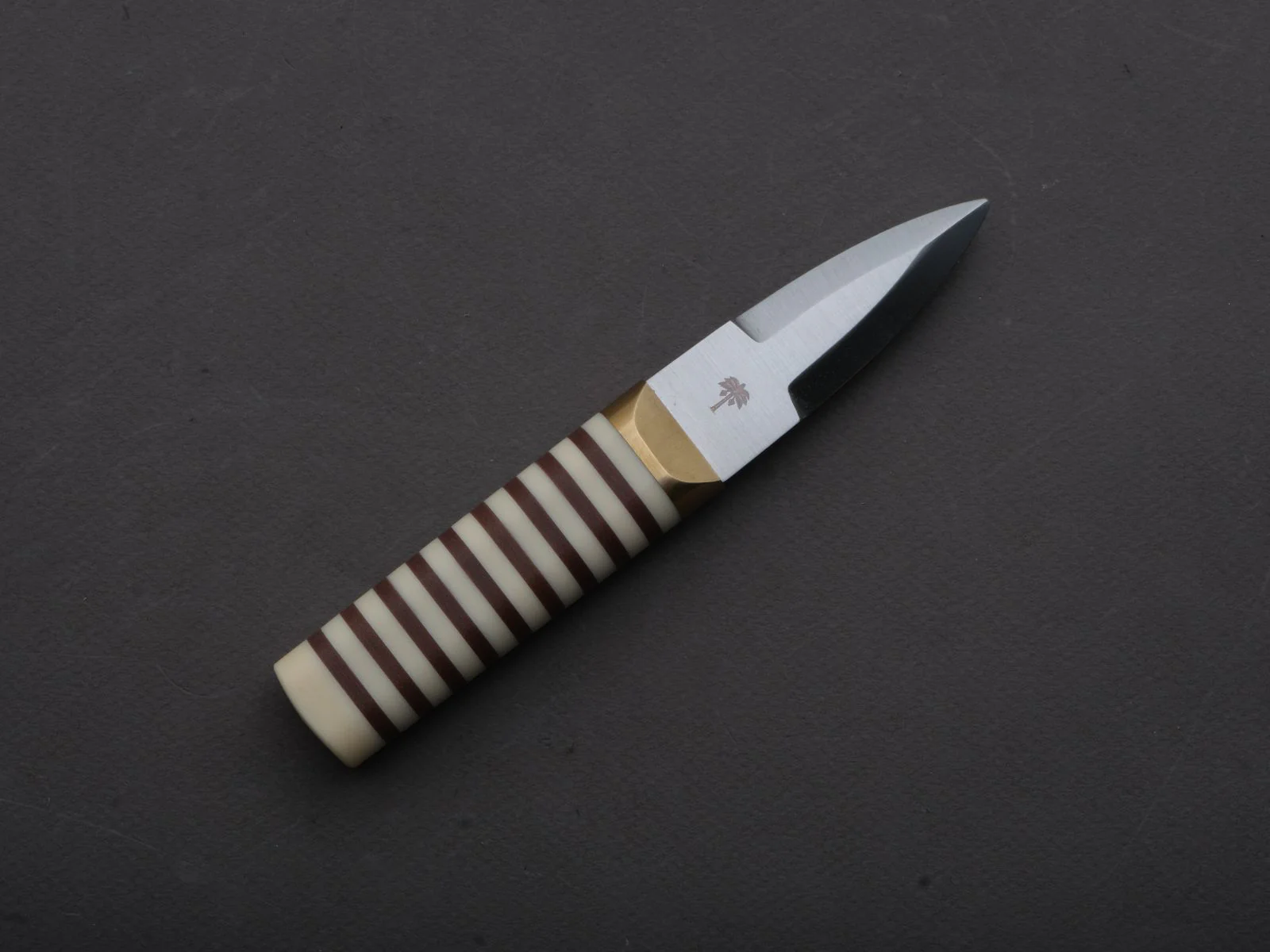 Florentine Kitchen Knives - Oyster Shucker - Stainless - Stacked White and Brown Composite Handle