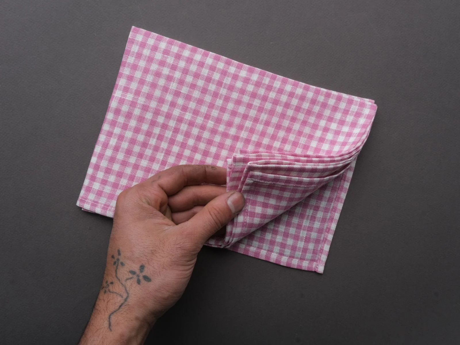 Fog Linen - Linen Kitchen Cloth - "Robin" Pink + White Check - Image 2