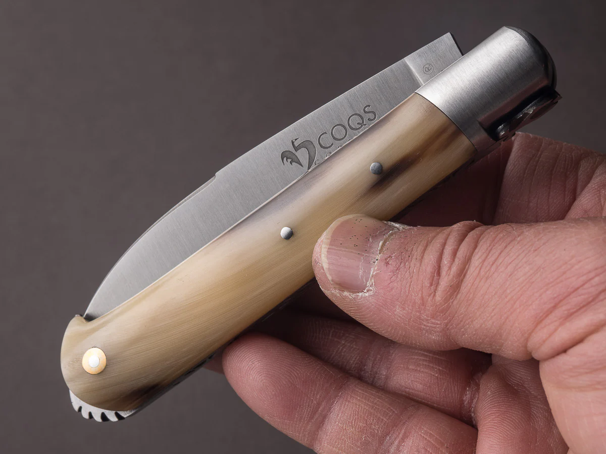 Fontenille-Pataud - 5 Coqs - 80mm Folding - Lever Lock - Blonde Horn Handle - Image 6