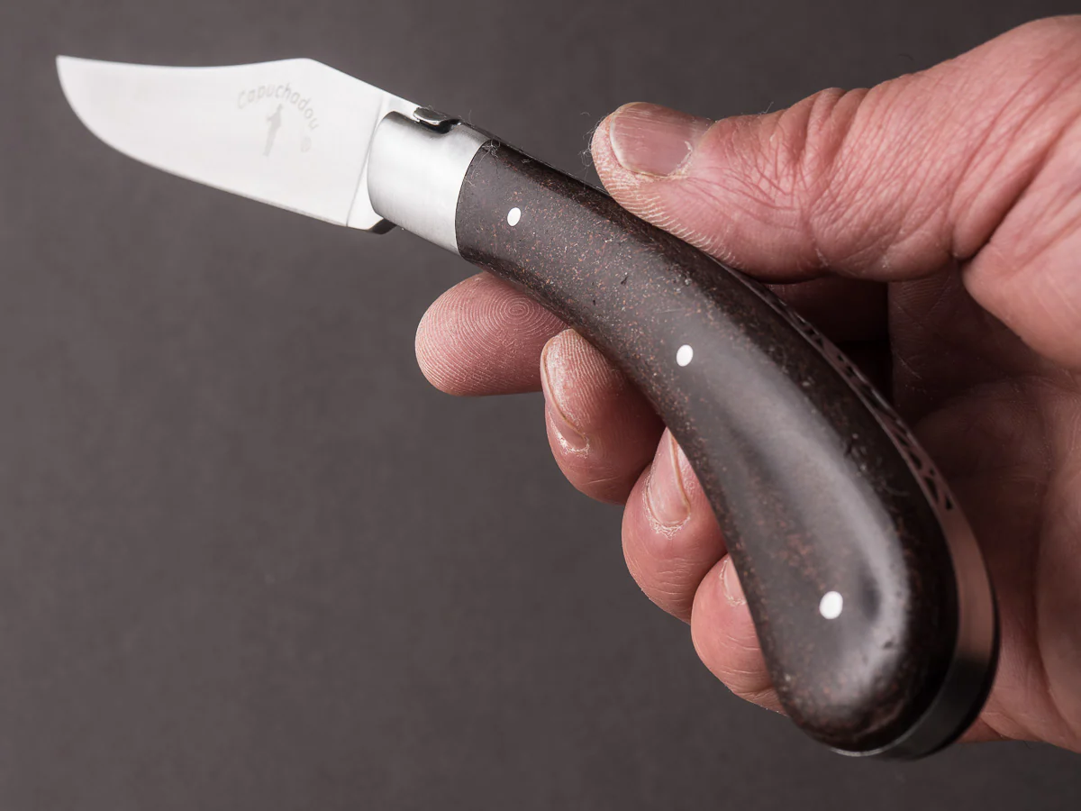 Fontenille-Pataud - Folding Knife - Le Capuchadou Guilloche - Spring Lock - 120mm - Leather Handle - Image 7