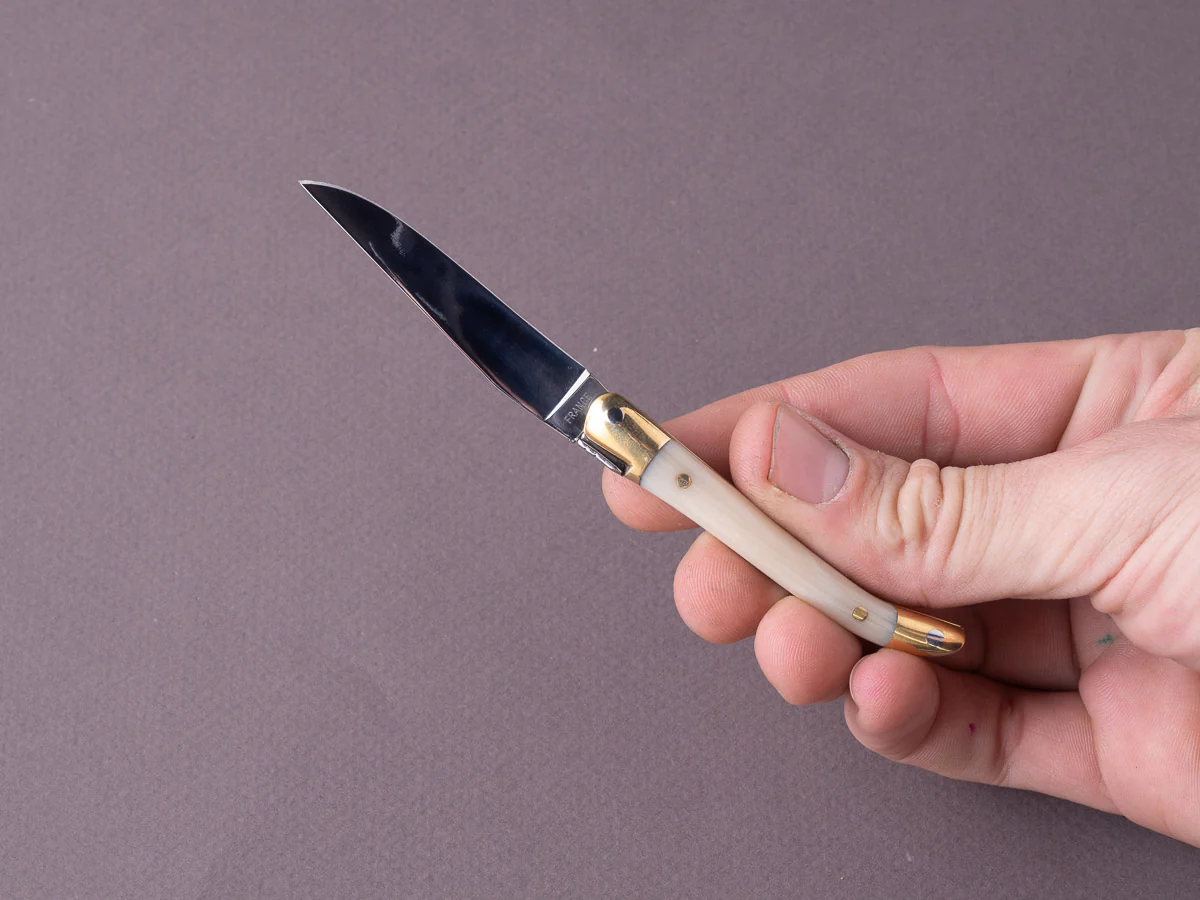 Forge de Laguiole - 70mm Folding Knife - Spring Lock - Blonde Horn & Brass Handle - Image 4