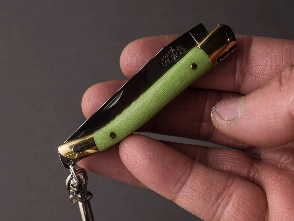 Forge de Laguiole - 70mm Folding Knife - Spring Lock - Green Micarta & Brass Handle - Keychain Ring - Image 4