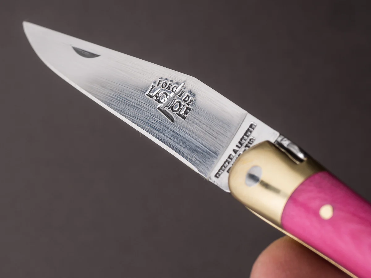 Forge de Laguiole - 90mm Folding Knife - Spring Lock - Pink Micarta & Brass Handle - Image 4