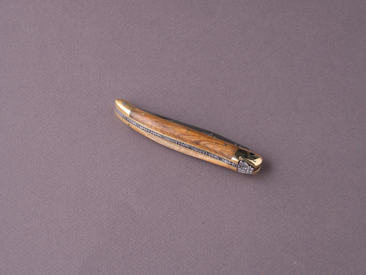 Forge de Laguiole - 90mm Folding Knife - Spring Lock - Pistachio & Brass Handle - Image 2