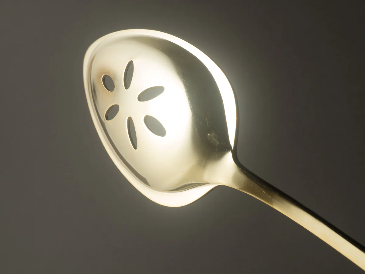 Gestura - 00 Gold - Utility Slotted Spoon - Table Spoon - Image 5