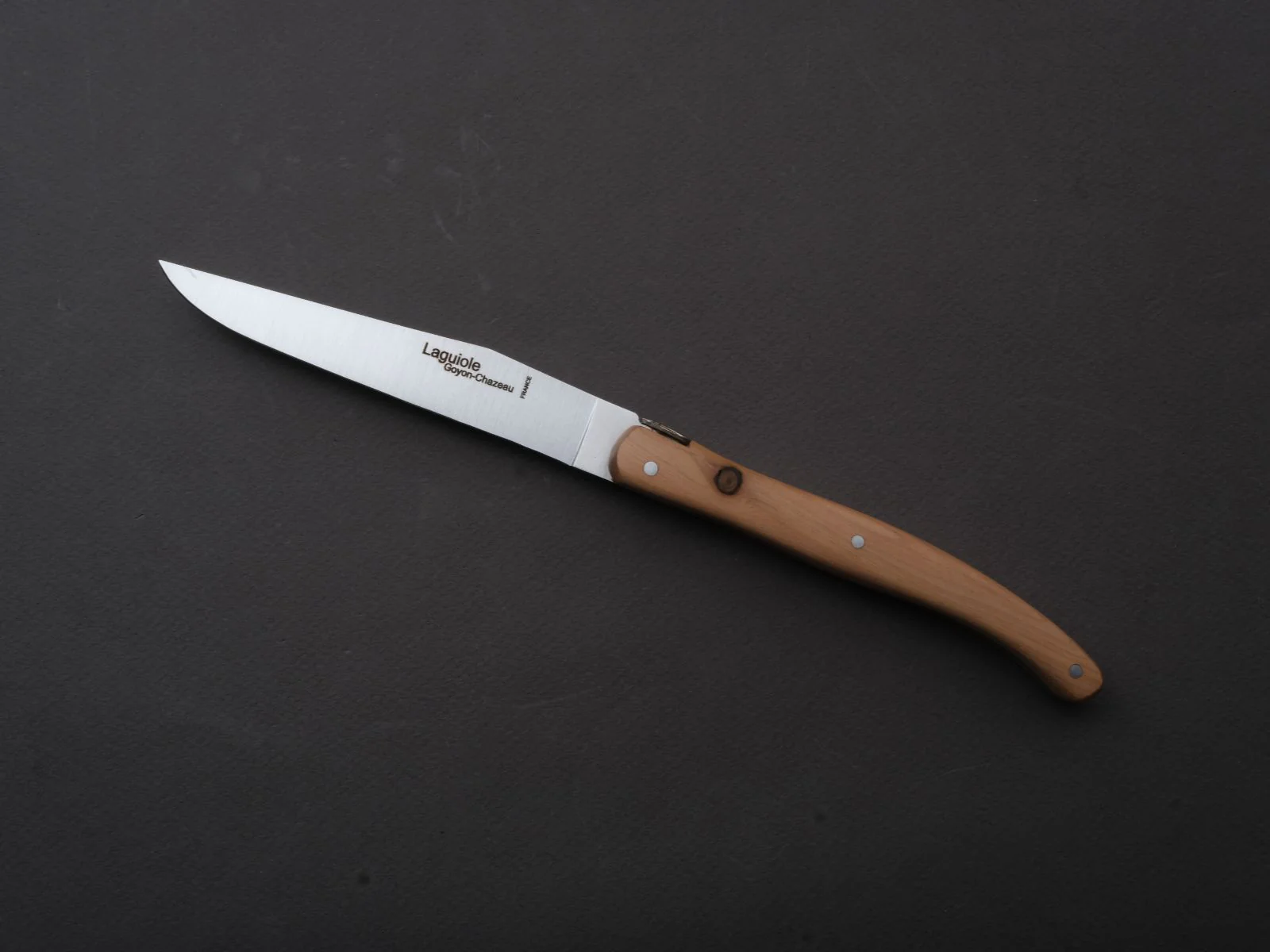 Goyon Chazeau - Laguiole Brasserie - Steak/Table Knives - Juniper Wood - Set of 6 - Image 2
