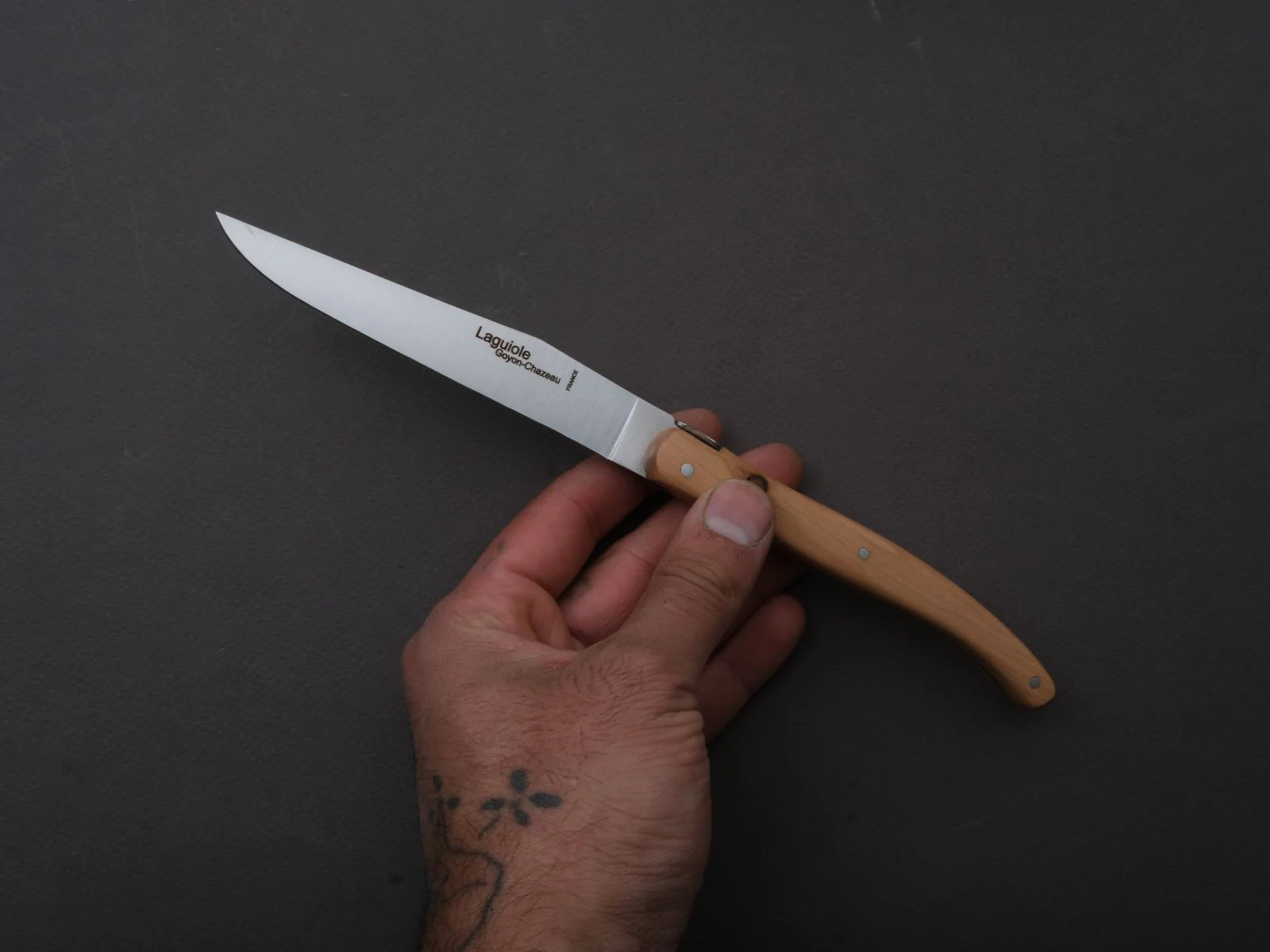Goyon Chazeau - Laguiole Brasserie - Steak/Table Knives - Juniper Wood - Set of 6 - Image 3