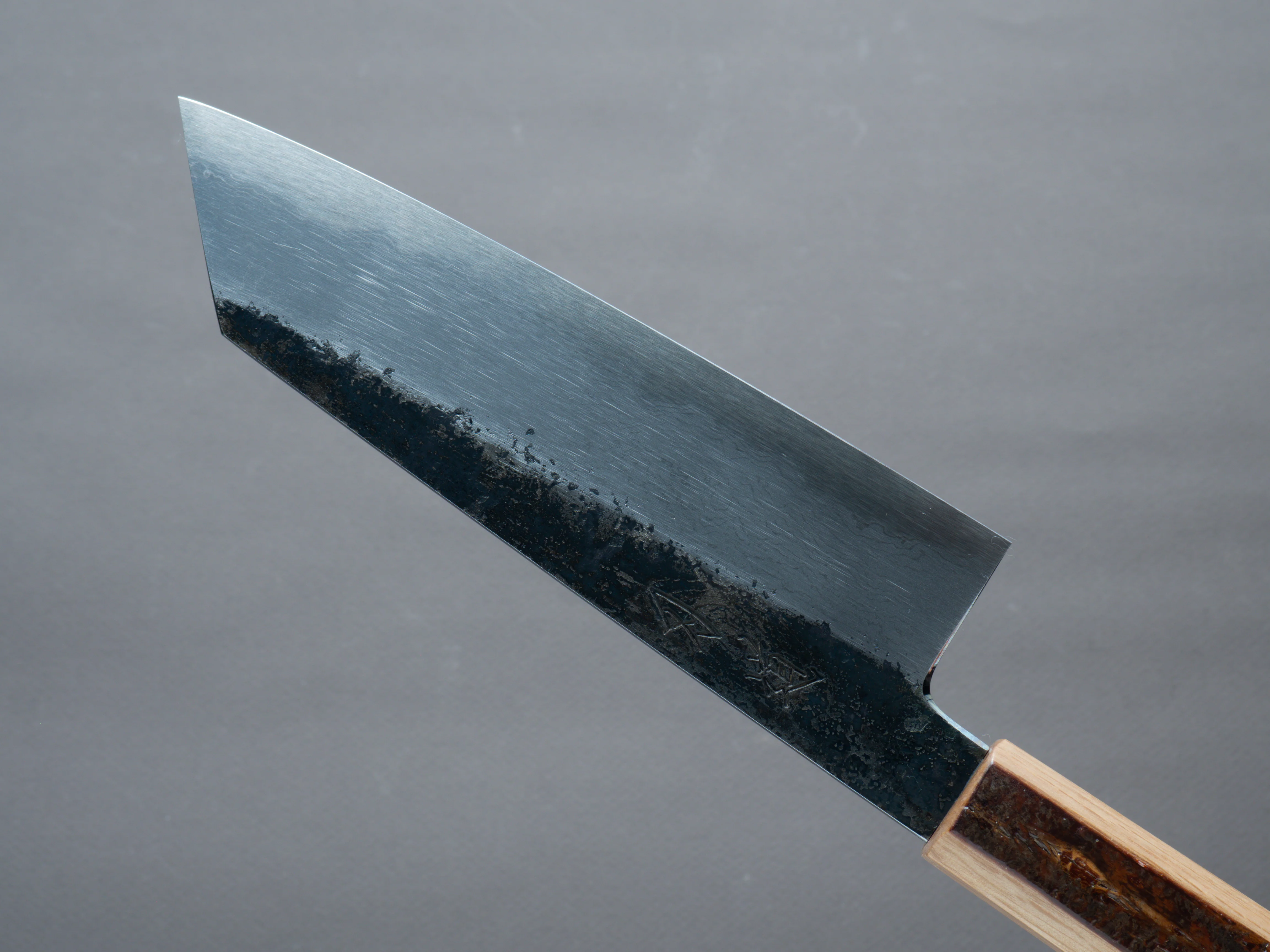 HADO - Sumi - Blue #1 - Damascus Kurouchi - 180mm Bunka - Oak and Cherry Bark Handle - Image 4