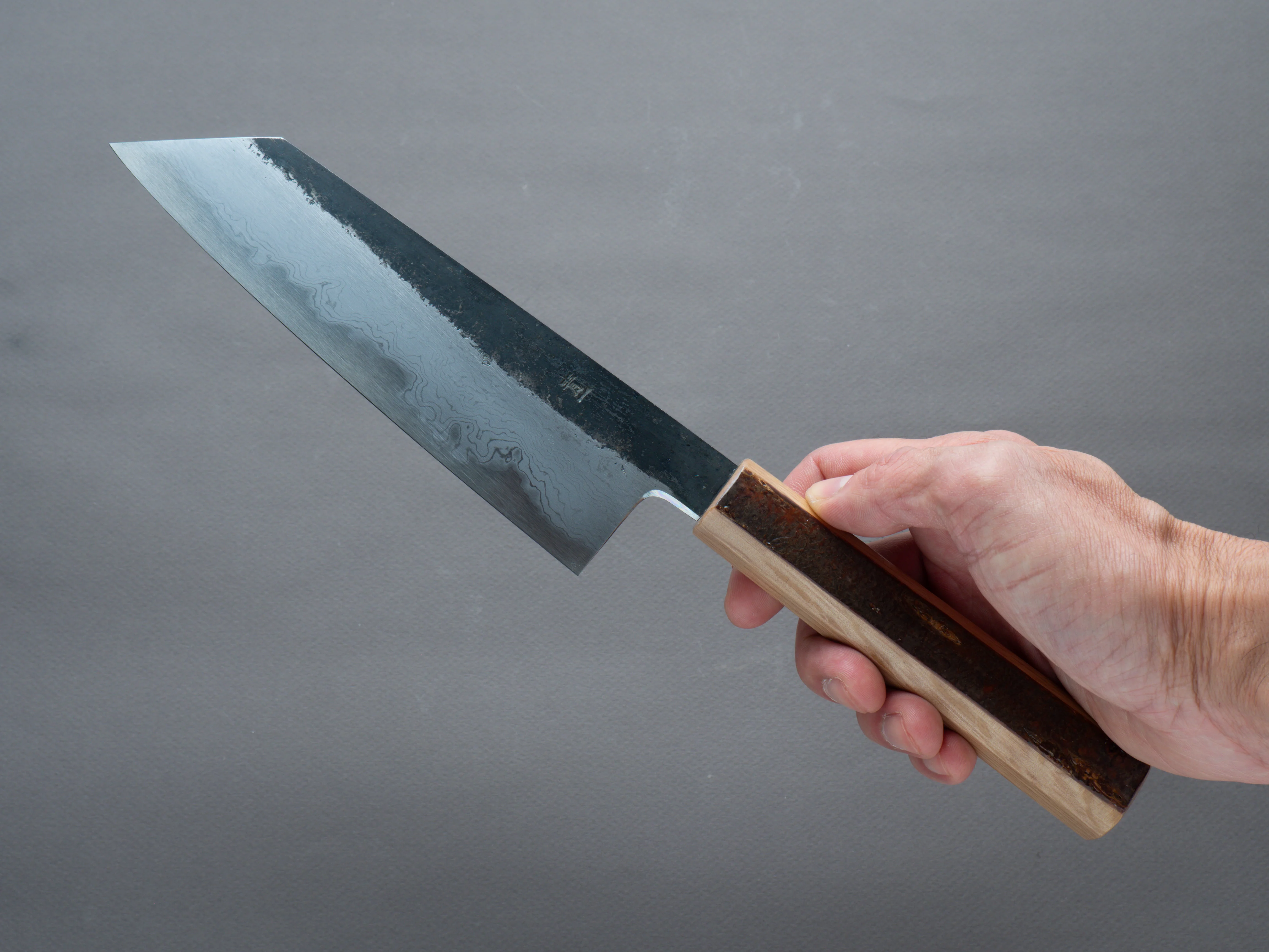 HADO - Sumi - Blue #1 - Damascus Kurouchi - 180mm Bunka - Oak and Cherry Bark Handle - Image 6