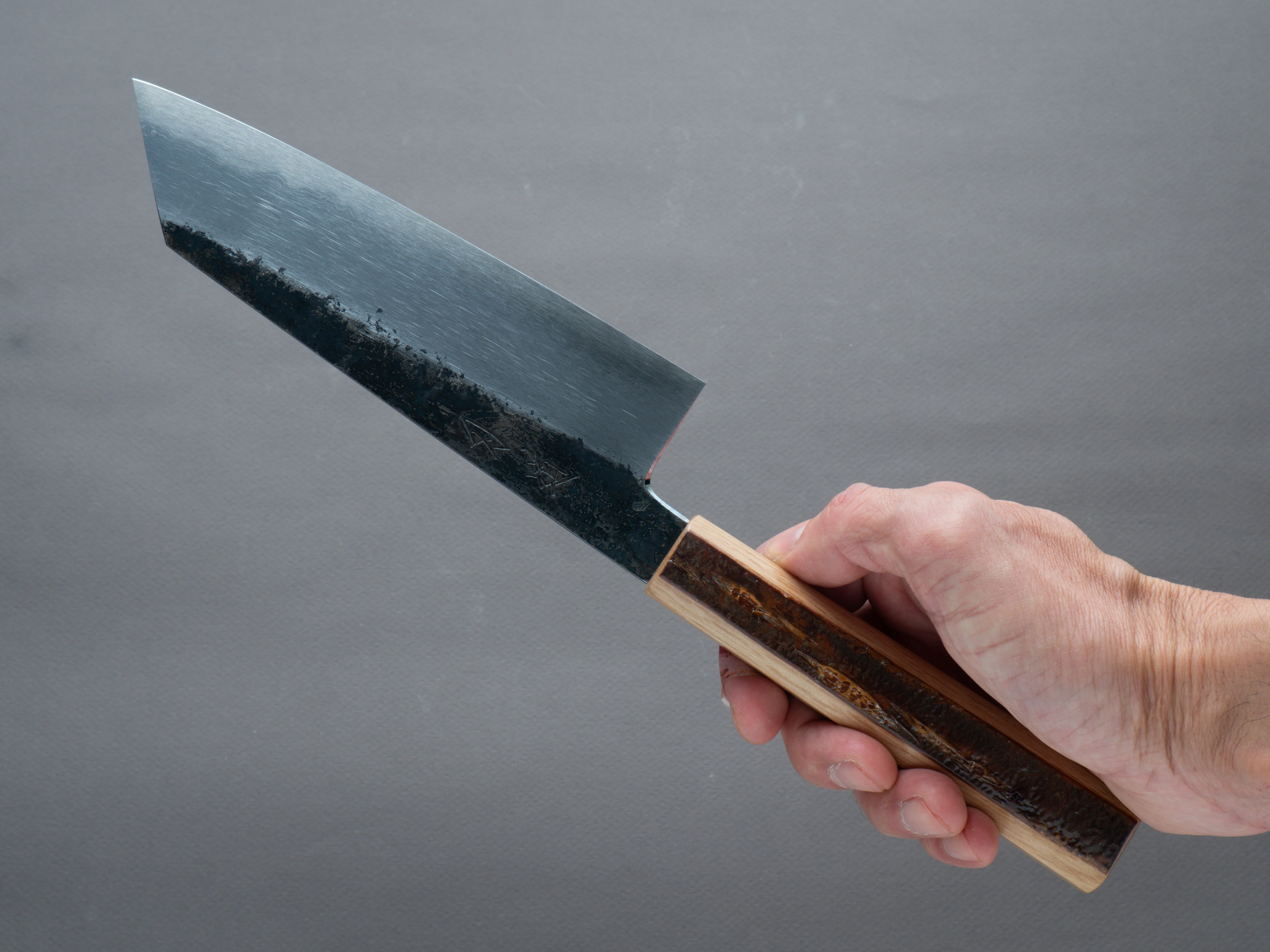 HADO - Sumi - Blue #1 - Damascus Kurouchi - 180mm Bunka - Oak and Cherry Bark Handle - Image 7
