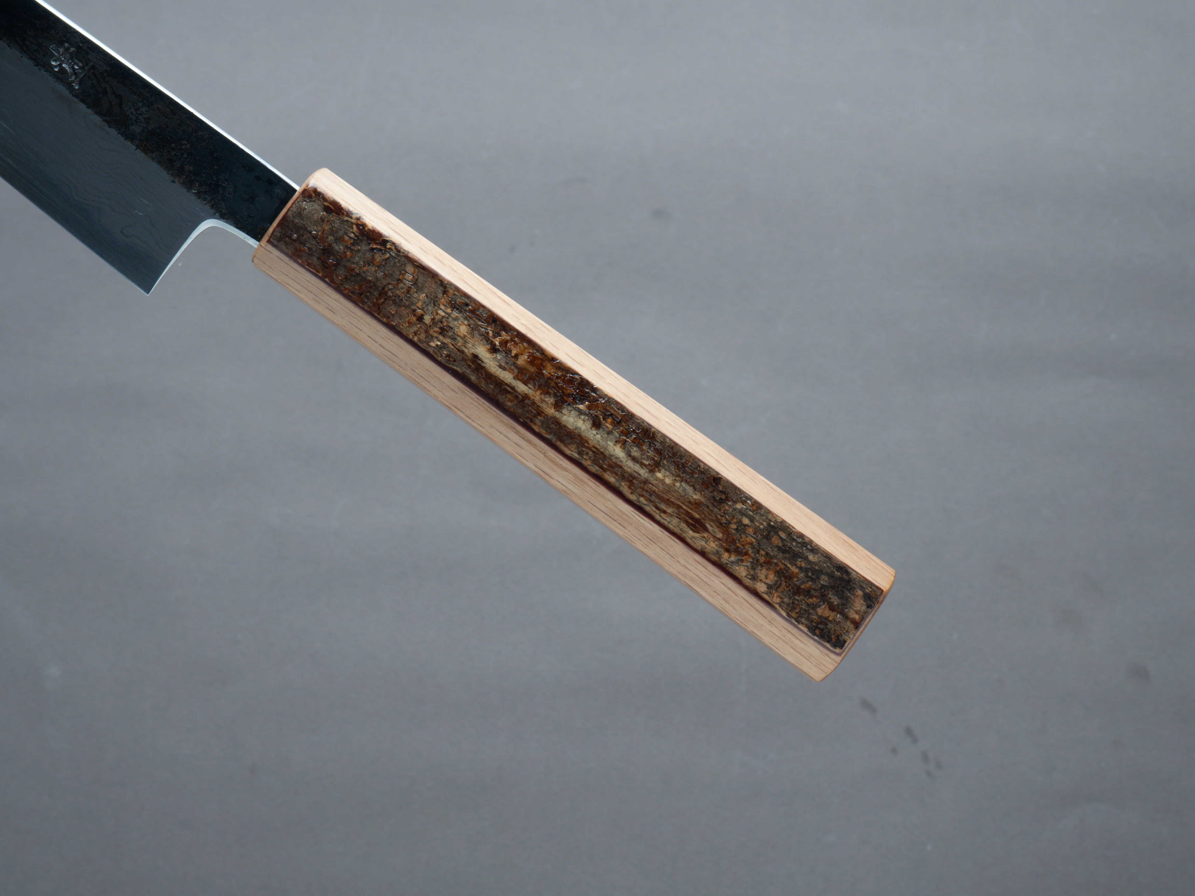HADO - Sumi - Blue #1 - Damascus Kurouchi - Sujihiki - 240mm - Oak and Cherry Bark Handle - Image 5