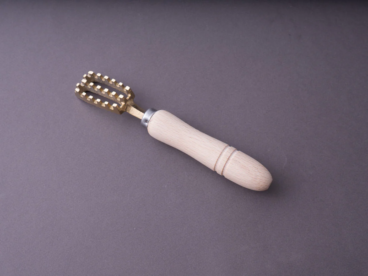 Hitohira - Fish Scaler - Brass - Small - Image 3