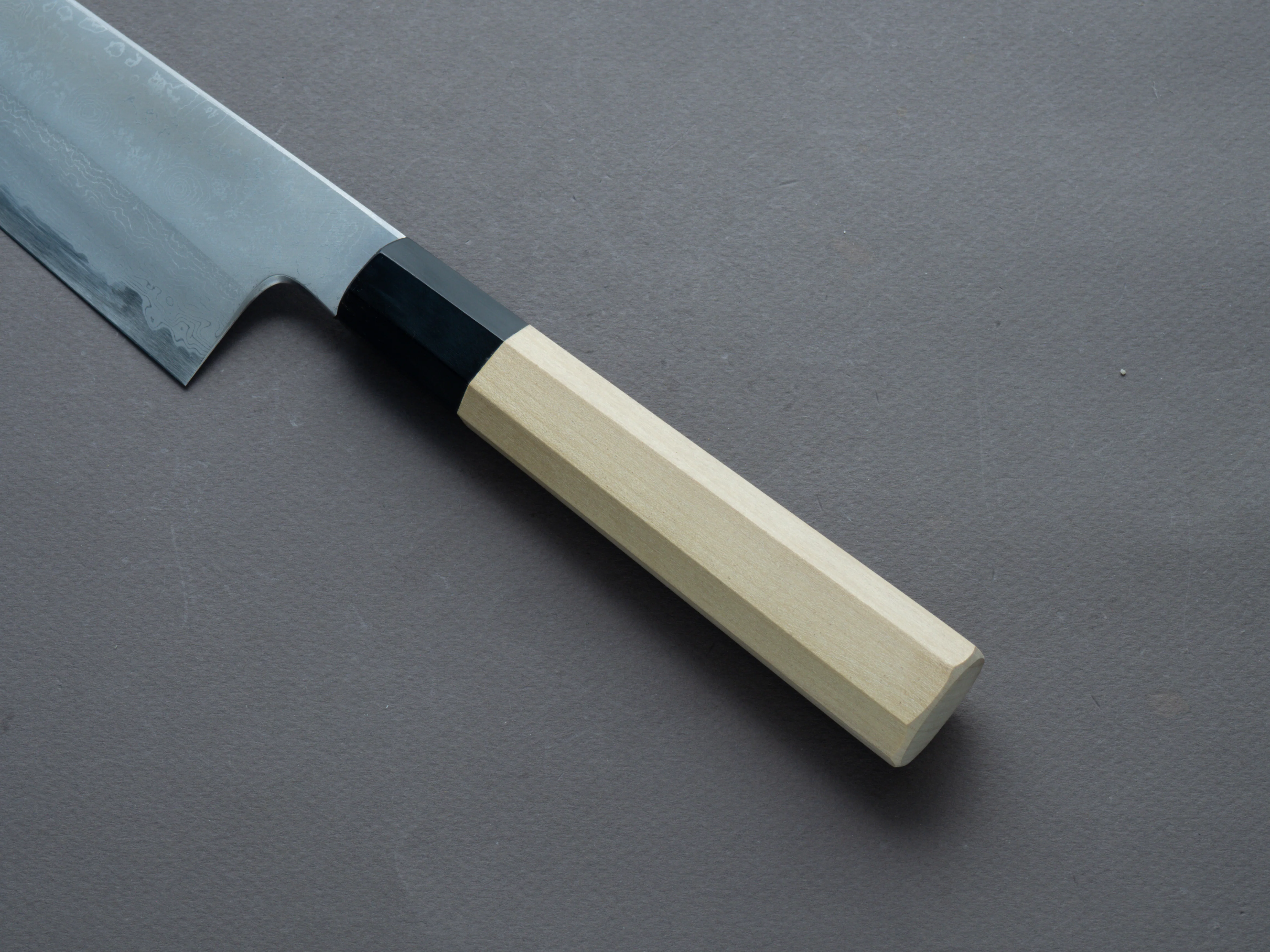 Hitohira - Gorobei x Kyuzo - White #2 Damascus - 210mm Gyuto - Magnolia Handle - Image 5