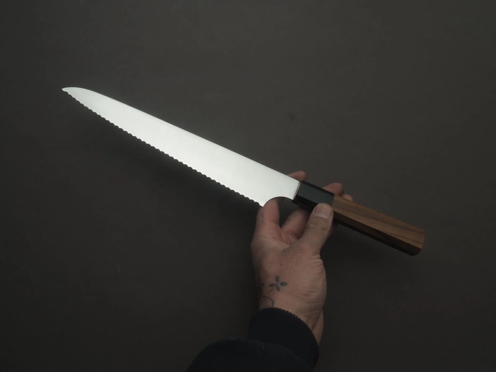 Hitohira - Imojiya TH - Stainless - 240mm - Bread Knife - Teak Handle - Image 3
