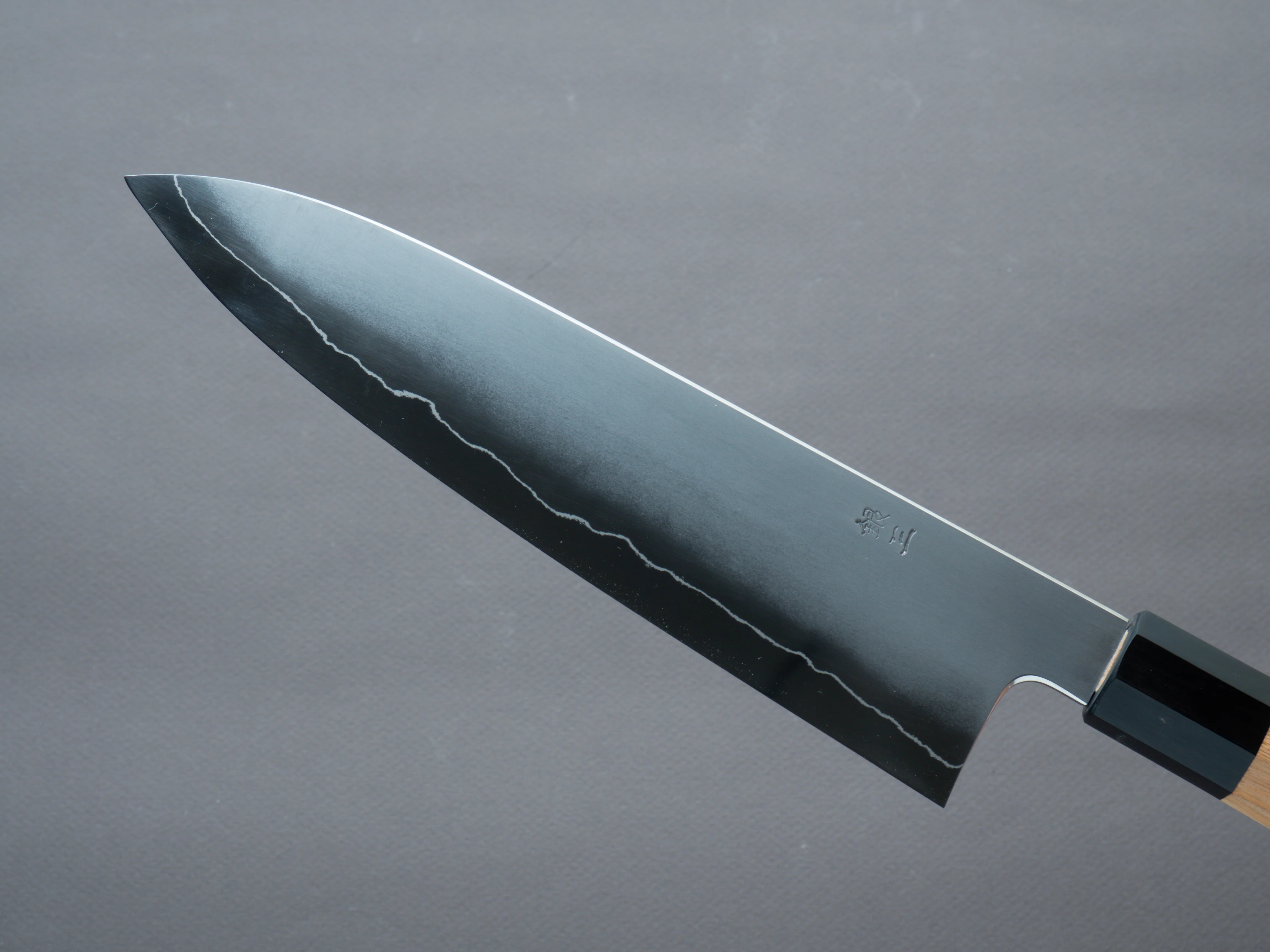 Hitohira - Kikuchiyo x Izo - Silver #3 - 210mm Gyuto - Yakusugi Cedar Handle (black horn ferrule) - Image 3
