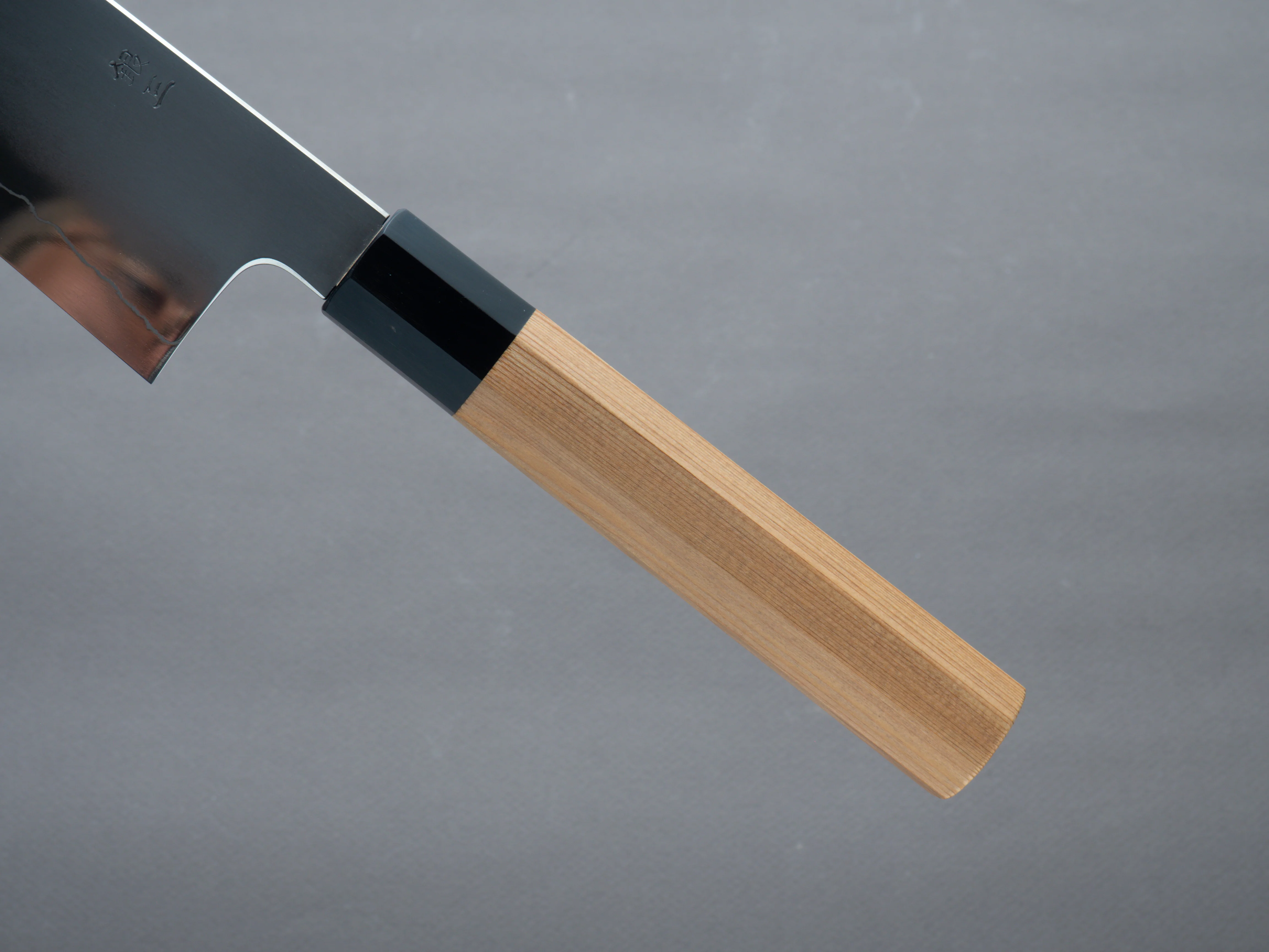 Hitohira - Kikuchiyo x Izo - Silver #3 - 210mm Gyuto - Yakusugi Cedar Handle (black horn ferrule) - Image 5