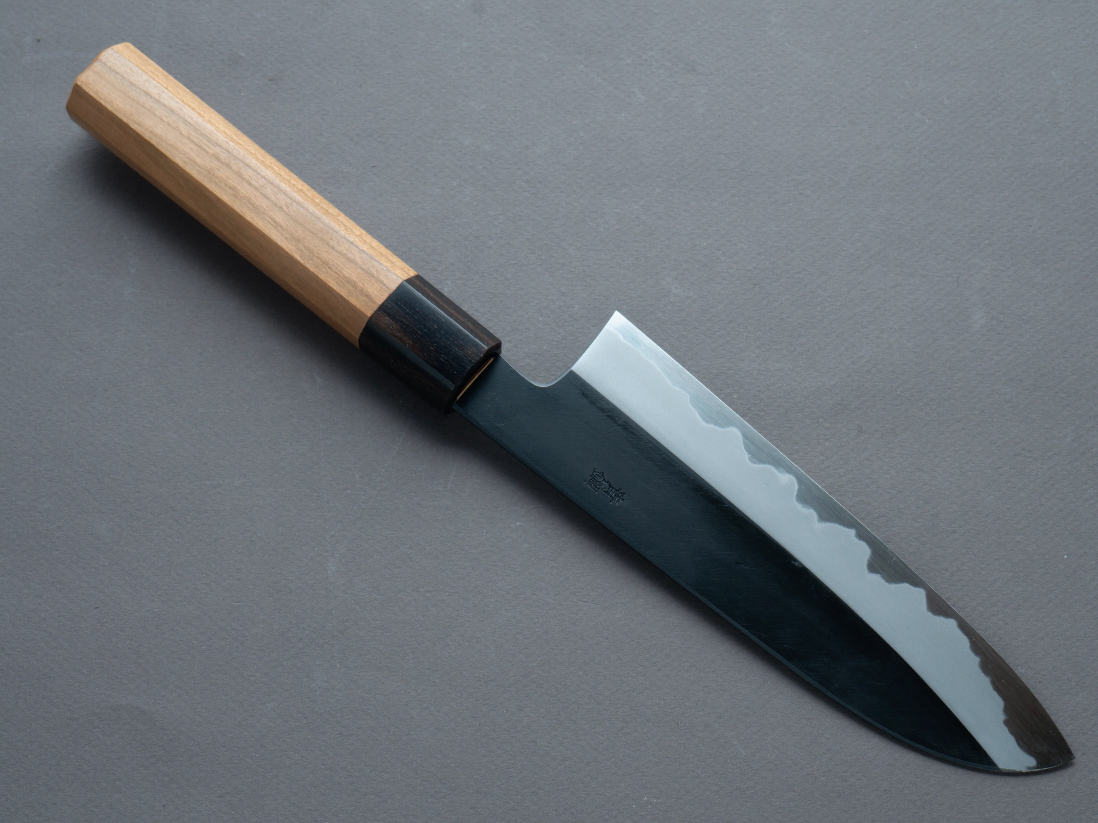 Hitohira - Kikuchiyo x Kyuzo - Blue #2 - Kurouchi - Santoku 180mm - Cherry Handle - Image 2