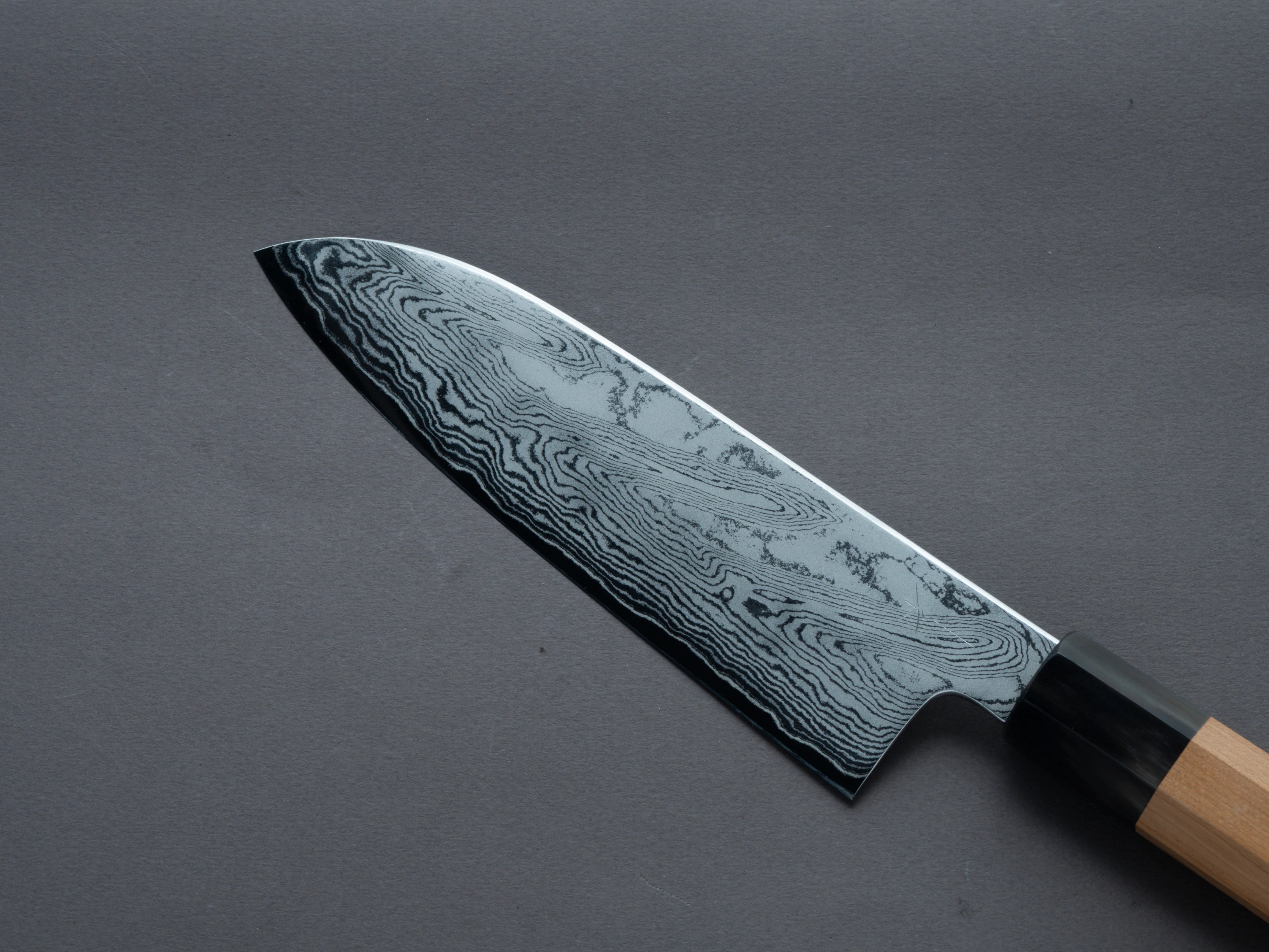 Hitohira - Kikuchiyo x Rou - VG10 - Sakura Damascus - 165mm Santoku - Sakura Handle - Image 3