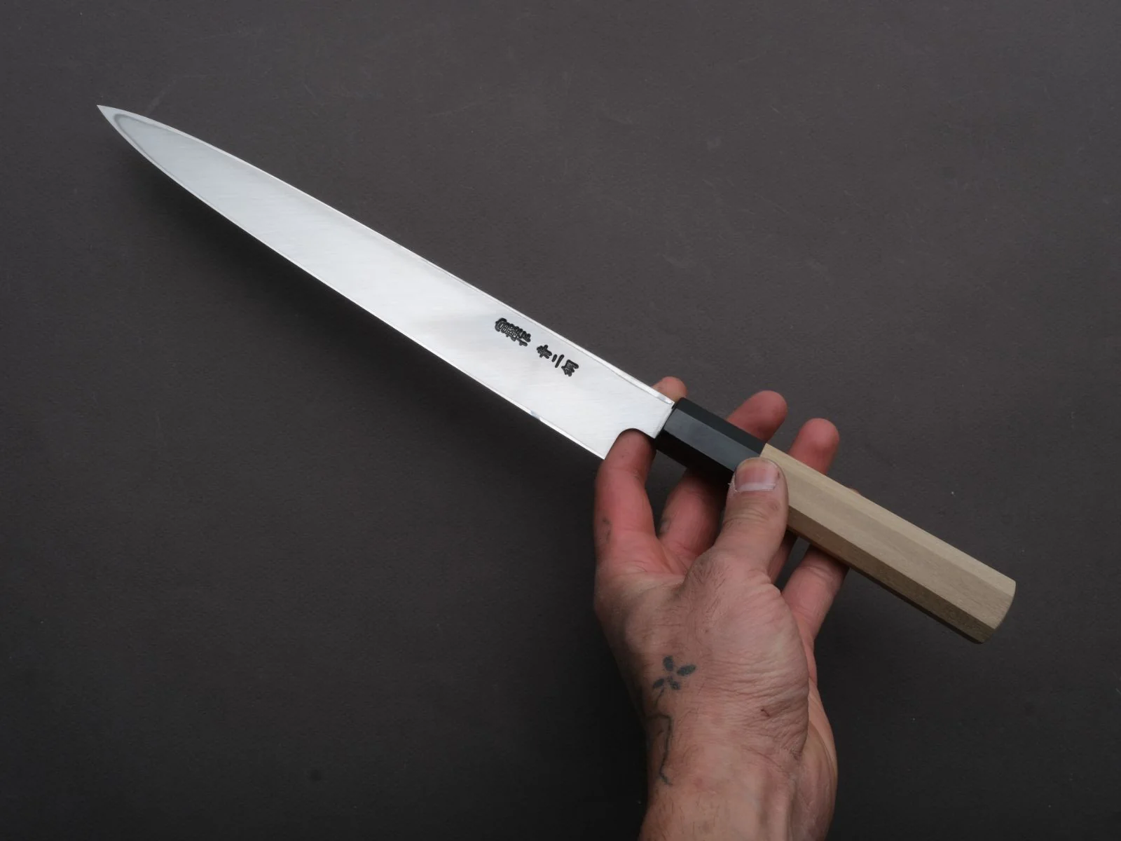 Hitohira - Togashi - Blue #2 - Yanagiba - 240mm - Magnolia Wood Handle - Saya - Image 5