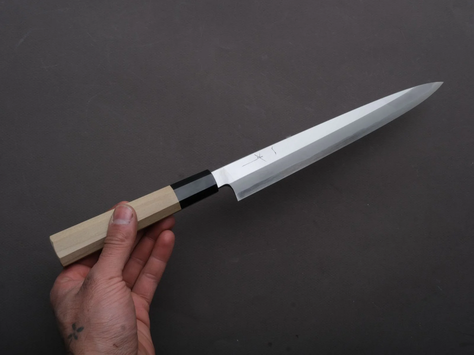 Hitohira - Togashi - Blue #2 - Yanagiba - 240mm - Magnolia Wood Handle - Saya - Image 6