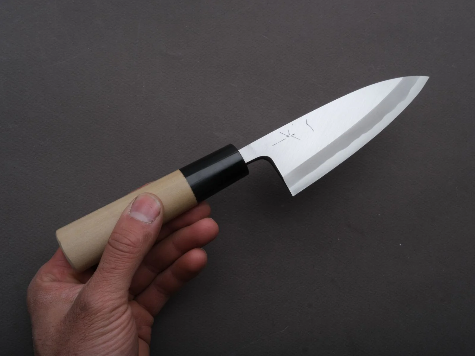Hitohira - Togashi - White #2 - Deba - 120mm - Magnolia Handle - Saya - Image 4