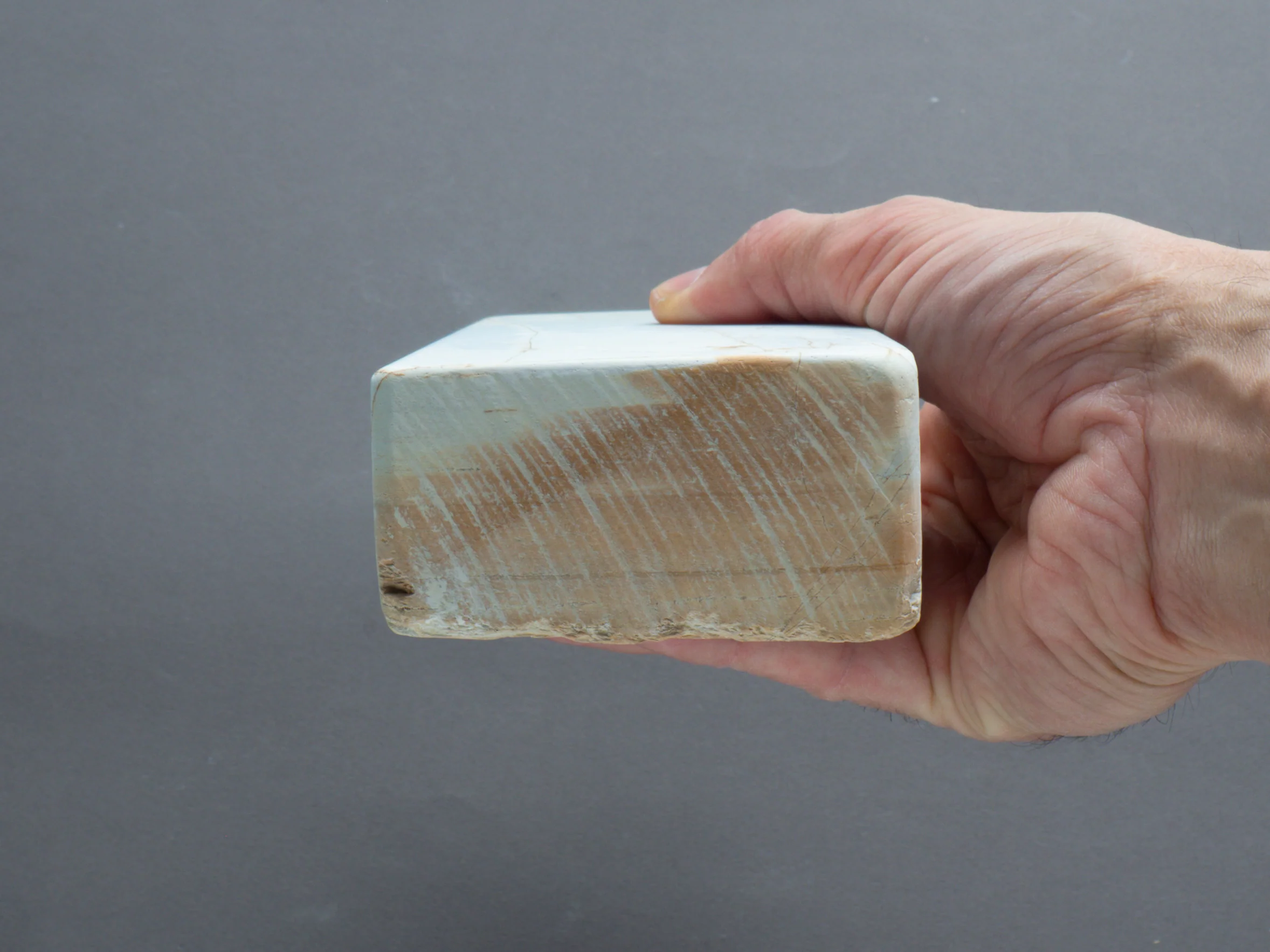 Komon - Natural Stone - Premium Pick - Shiro Suita - Image 4