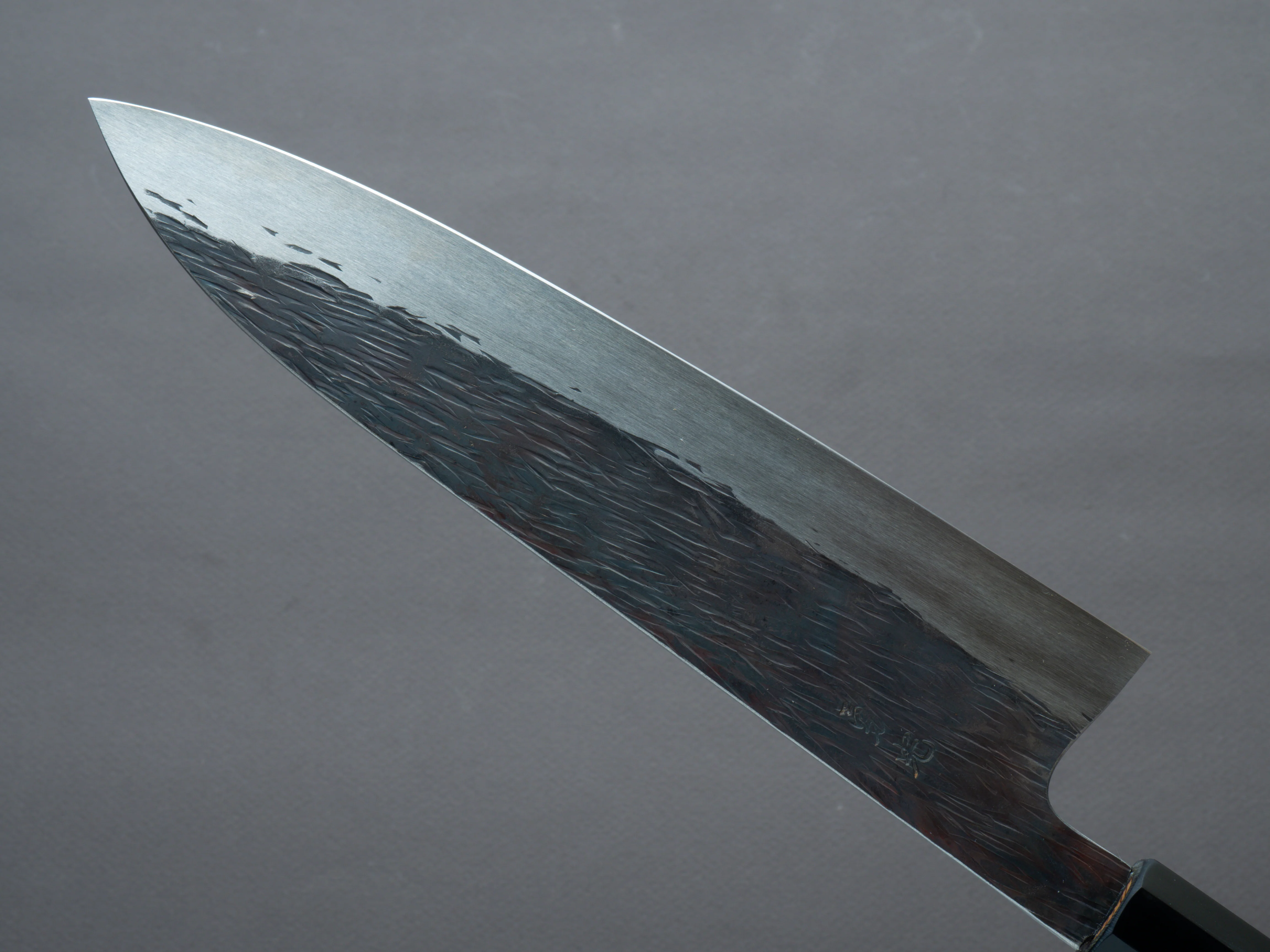 Isamitsu - White #1 - Stainless Clad - Kurouchi - 210mm Gyuto - Yakasugi Cedar Handle - Image 4