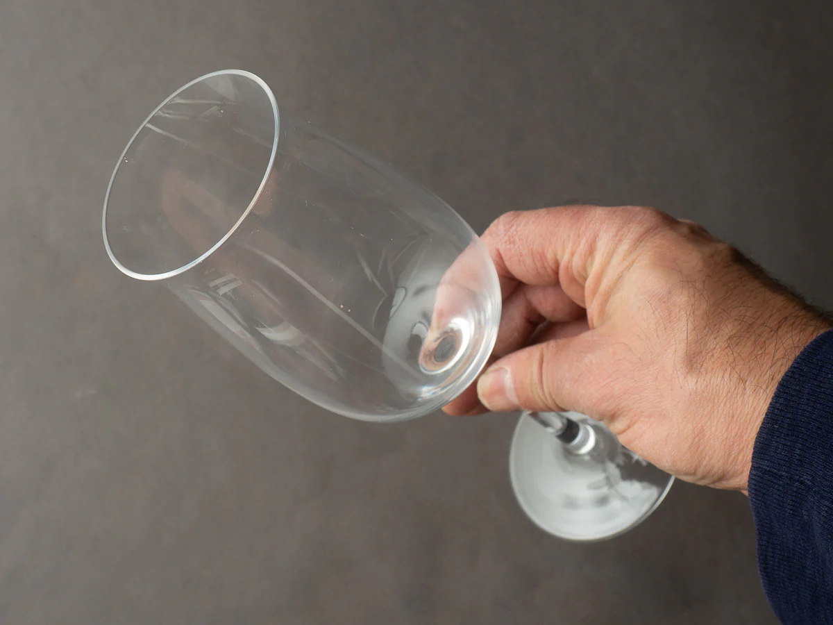 Kimura Glass - Tasaki - 10oz - Light-Bodied Wine Glass - Image 5