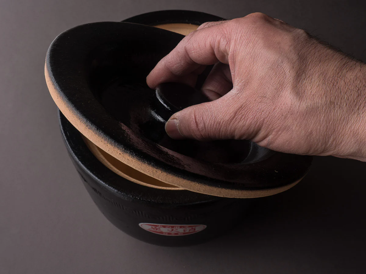 Komon - Charcoal Extinguisher - Sumikeshi - Small - Black - Image 4