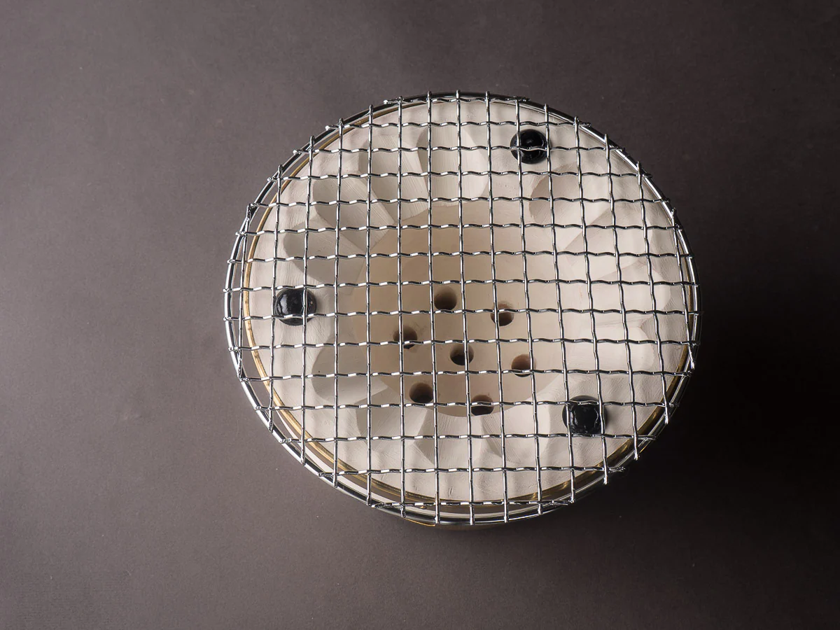 Komon - Maruwa Kogyo - 170mm Asagao Shichirin (Binchotan Grill) - Image 3
