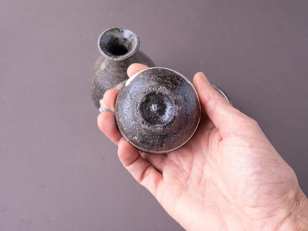 Komon - Seji Okuda - Sake Set w/ Kiri Gift Box - Hakame Finish - Image 11
